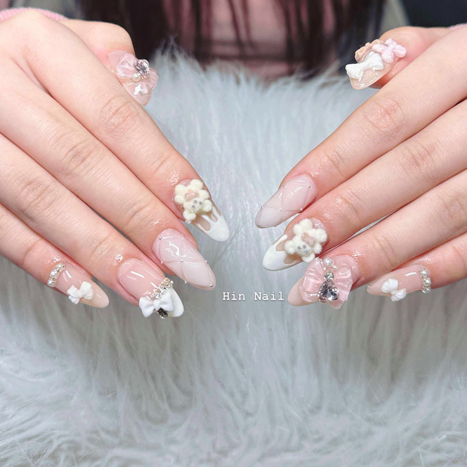 Hin_Nail