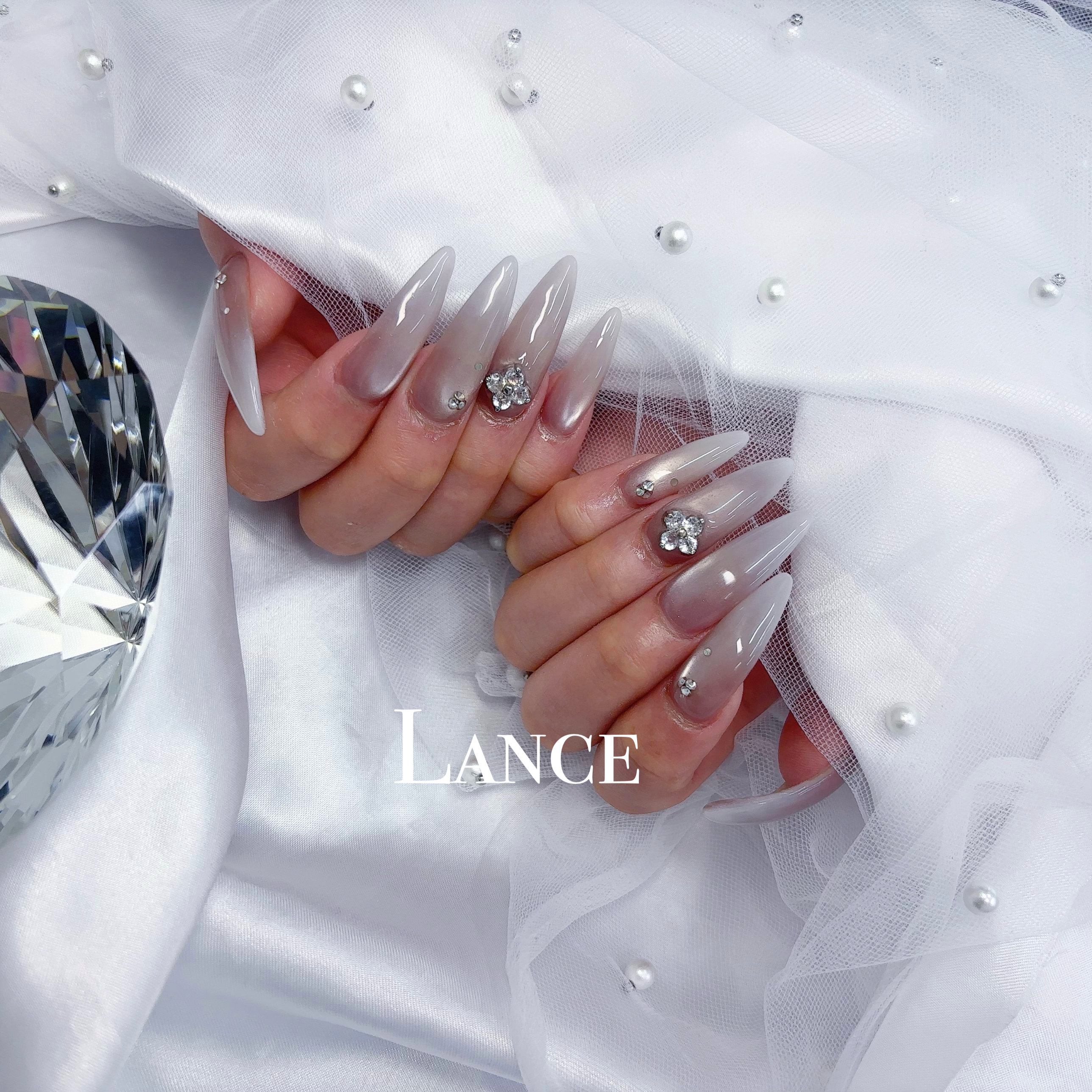 Lance.nail