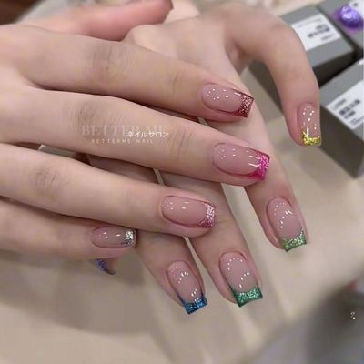 1️⃣0️⃣色ラメフレンチネイル¥7500