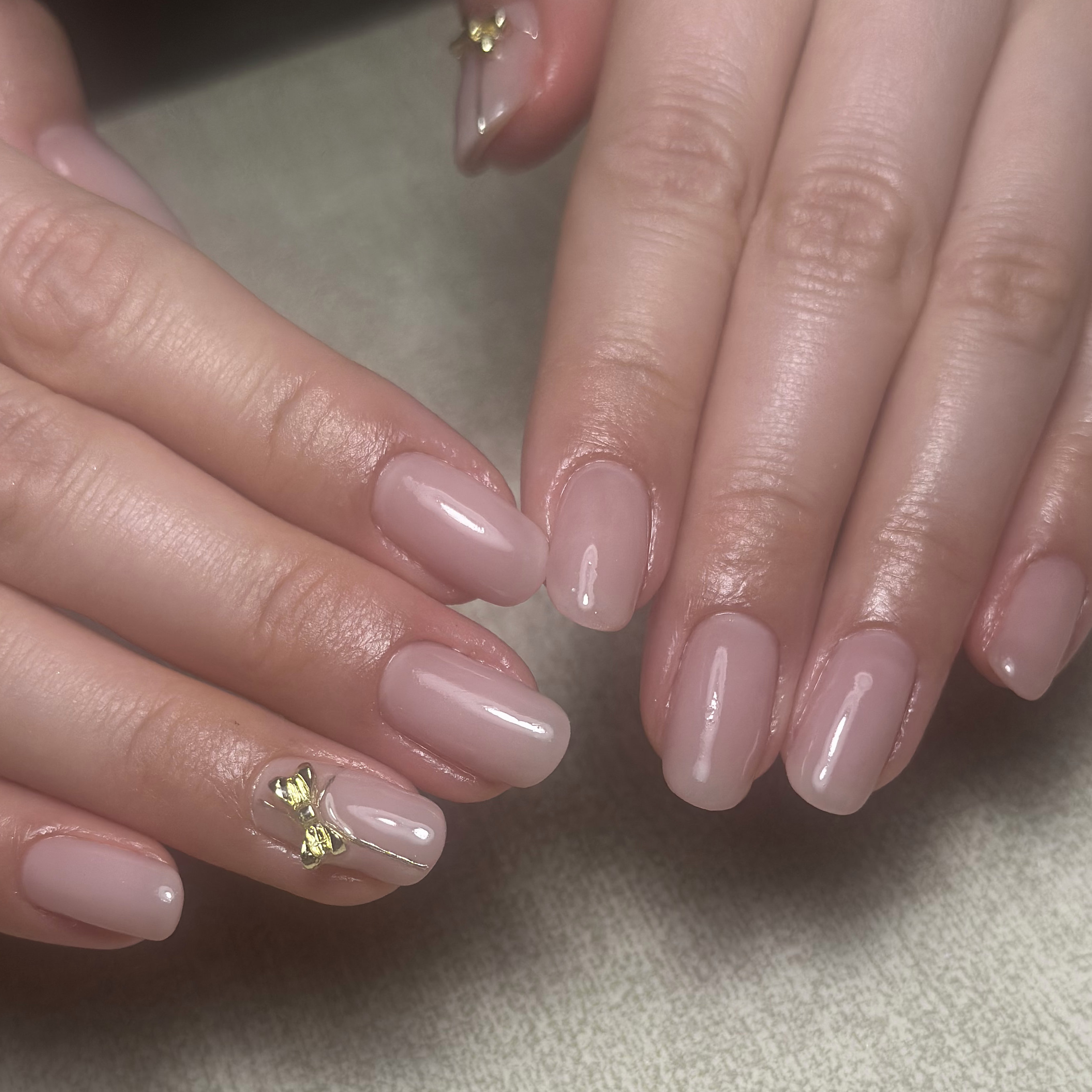 privatenailroom.Antet