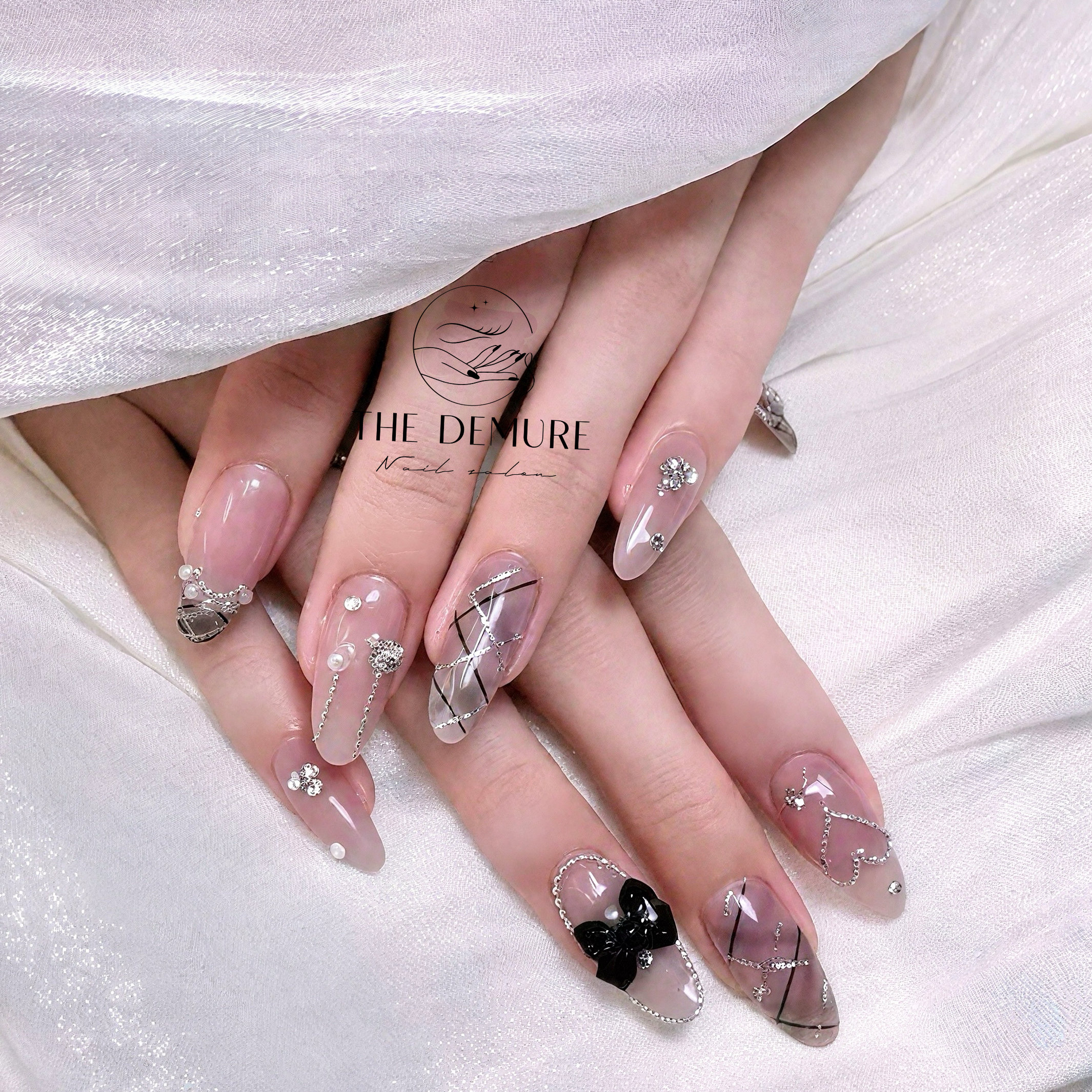 nail_Demure