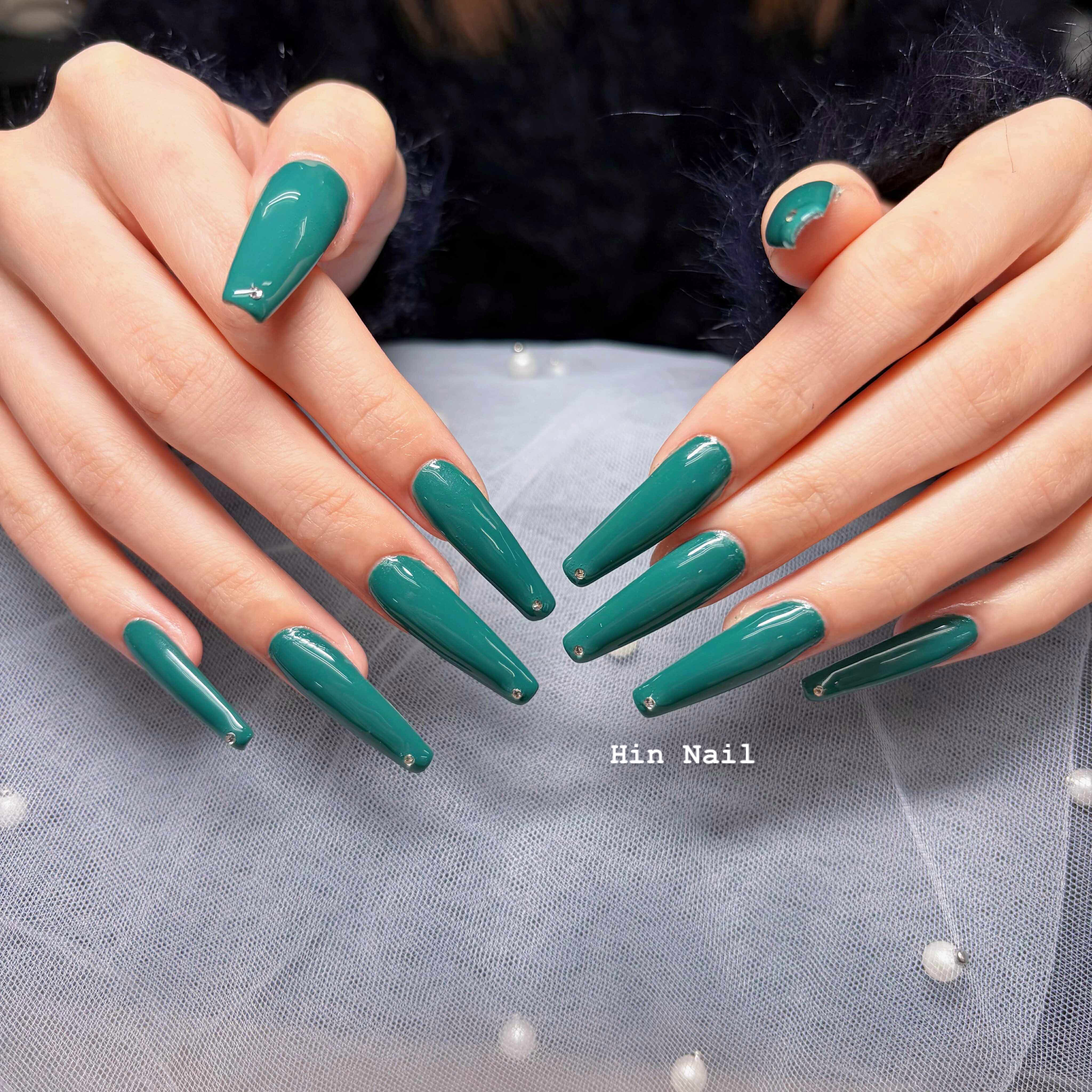 Hin_Nail