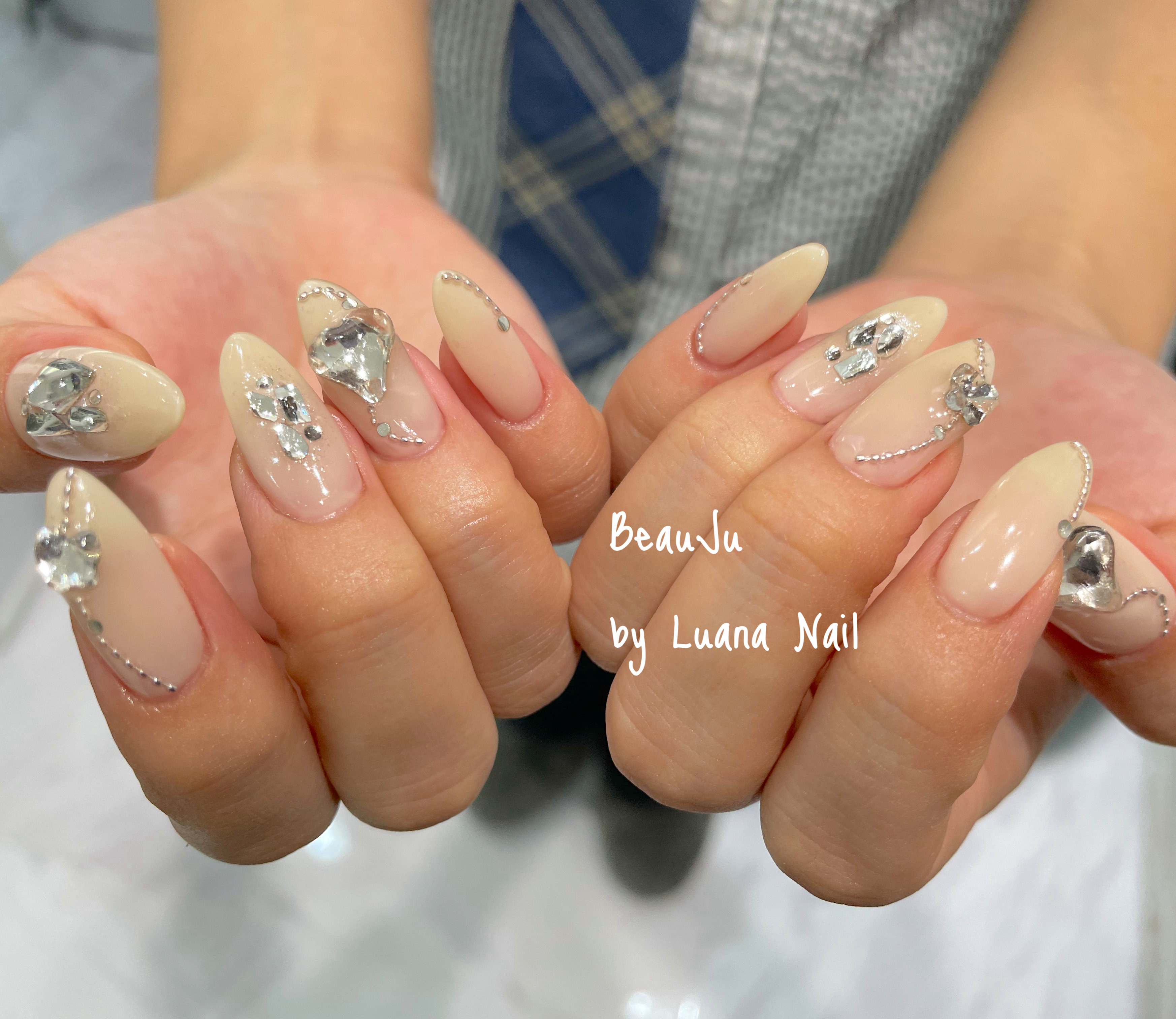 BeauJu_by_Luana_Nail