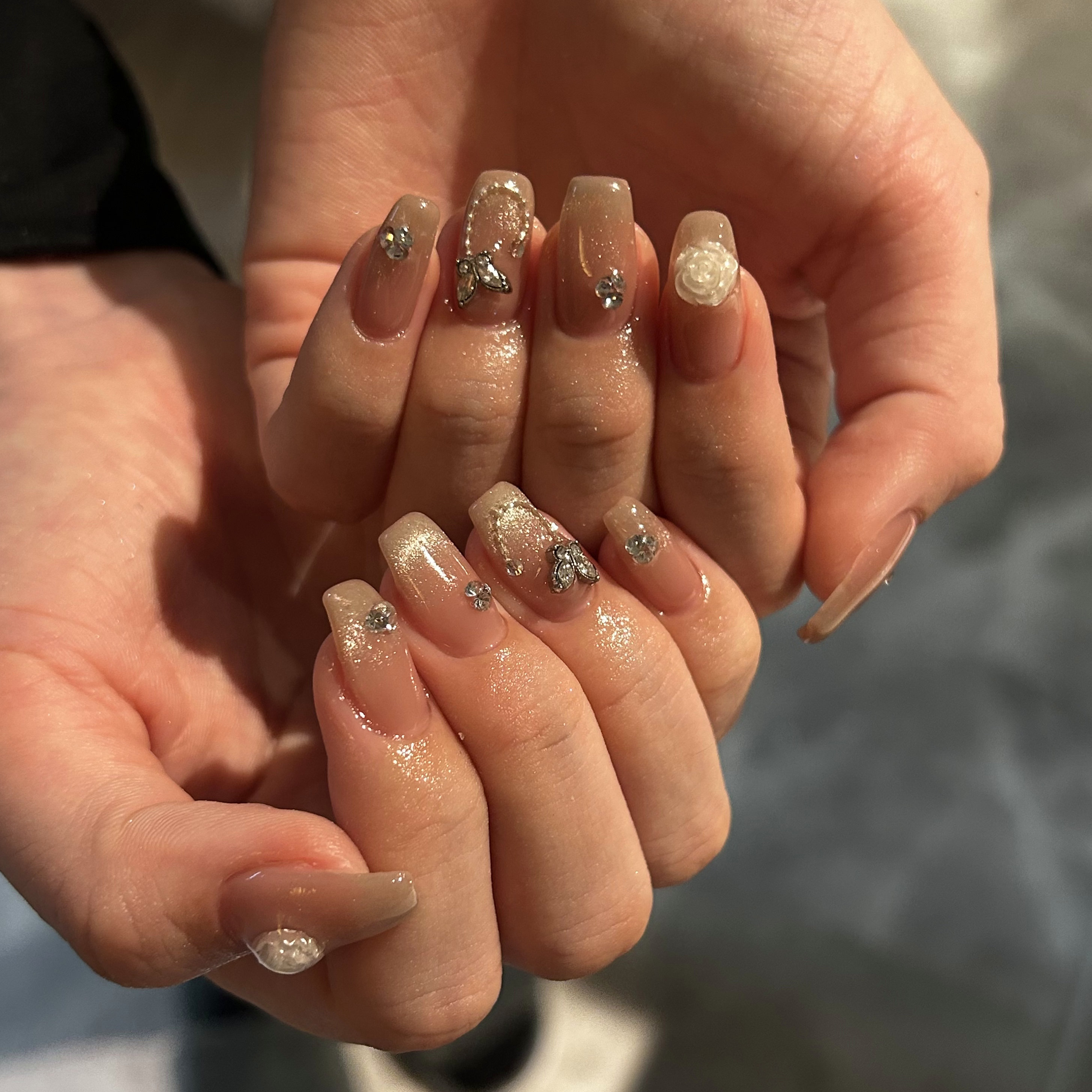 NailSalon_Raise