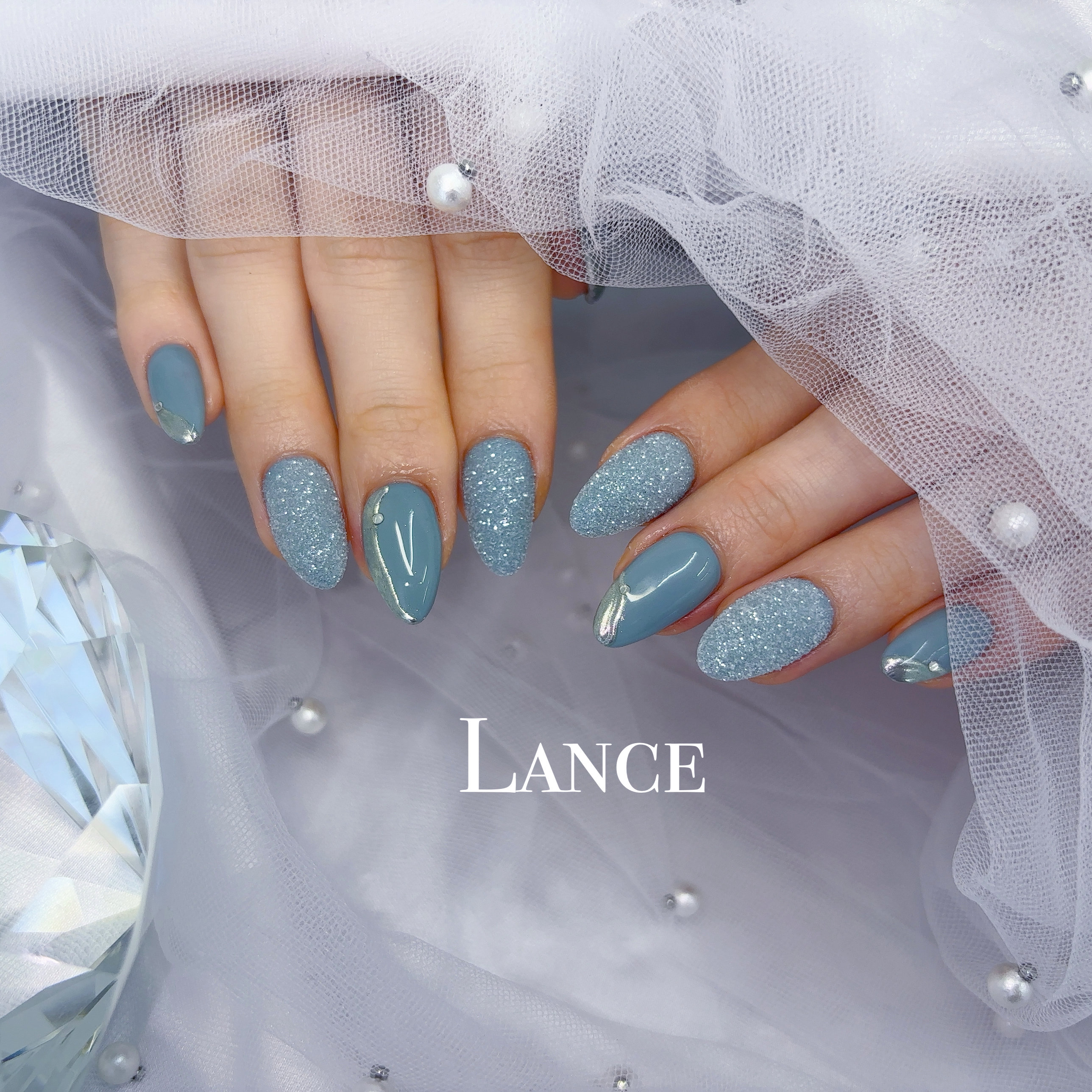Lance.nail